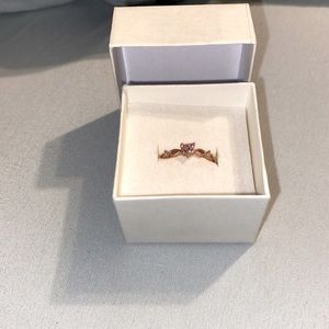 Pink heart ring with box
